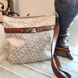Tommy Hilfiger Signature Crossbody Purse/bag NWOT